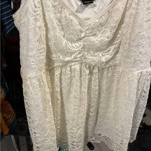 Torrid White Lace Sleeveless Top